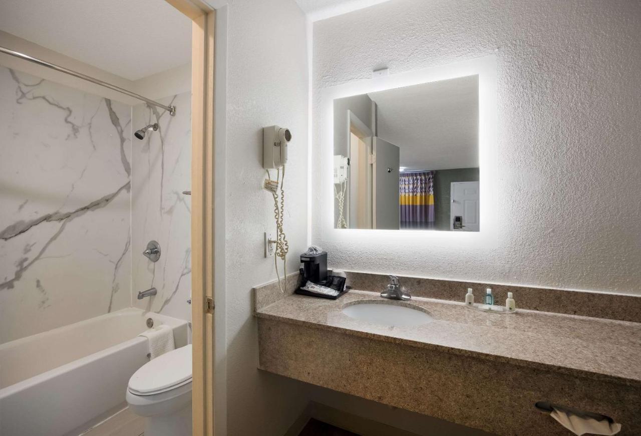 Quality Inn Tallahassee Near University Екстер'єр фото